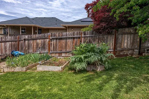 1160 N Keene Way Drive Medford OR 97504
