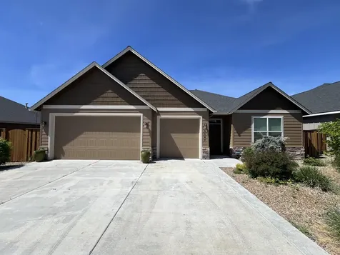 3047 NW Canyon Drive Redmond OR 97756
