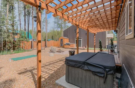 17153 Helbrock Drive Bend OR 97707