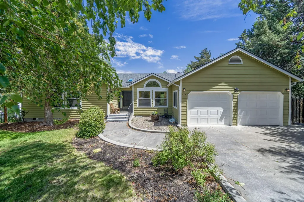 974 NE Francis Court Bend OR 97701