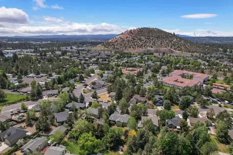 974 NE Francis Court Bend OR 97701