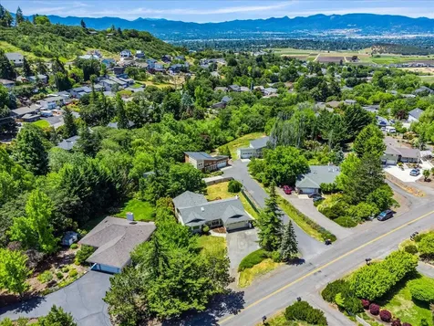 1303 Highcrest Drive Medford OR 97504