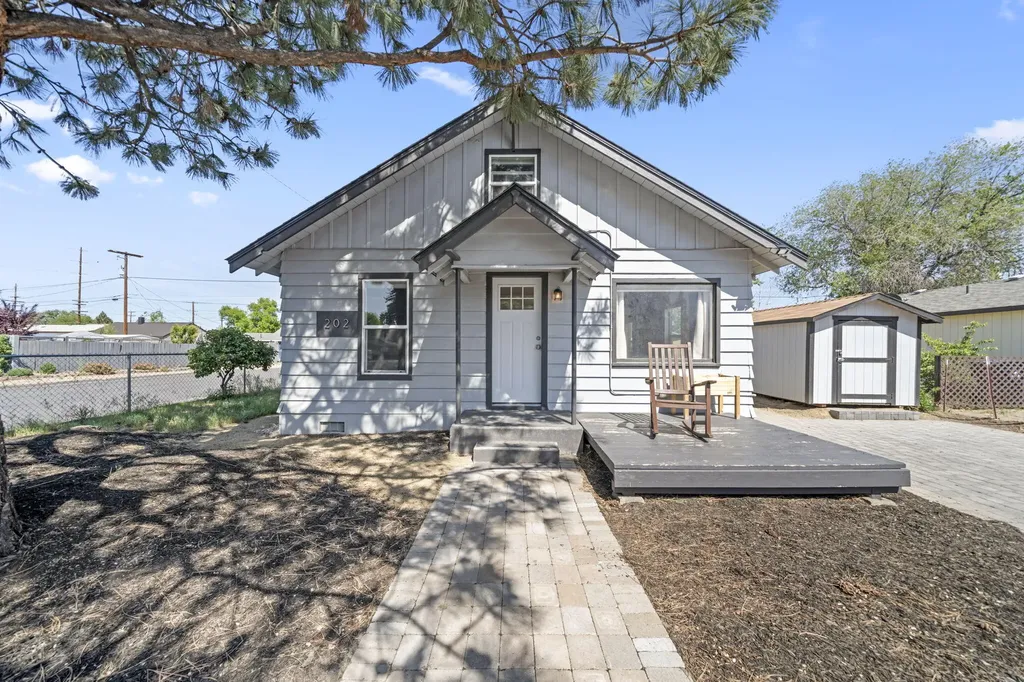 202 SW 3rd Street Redmond OR 97756