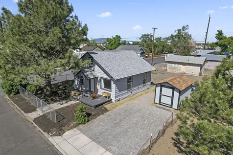 202 SW 3rd Street Redmond OR 97756