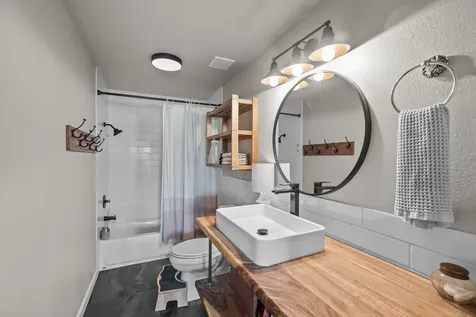 16958 Varco Road Bend OR 97703