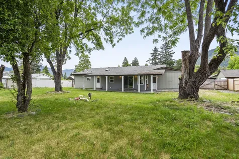 1405 Fruitdale Drive Grants Pass OR 97527