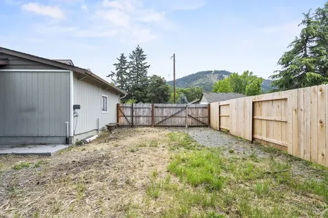 1405 Fruitdale Drive Grants Pass OR 97527