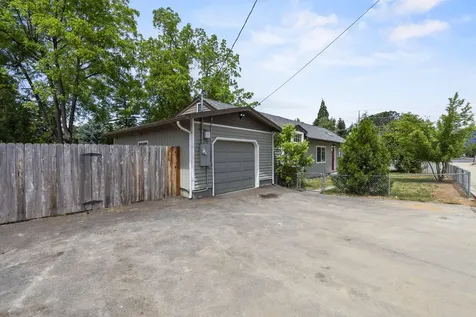 1405 Fruitdale Drive Grants Pass OR 97527