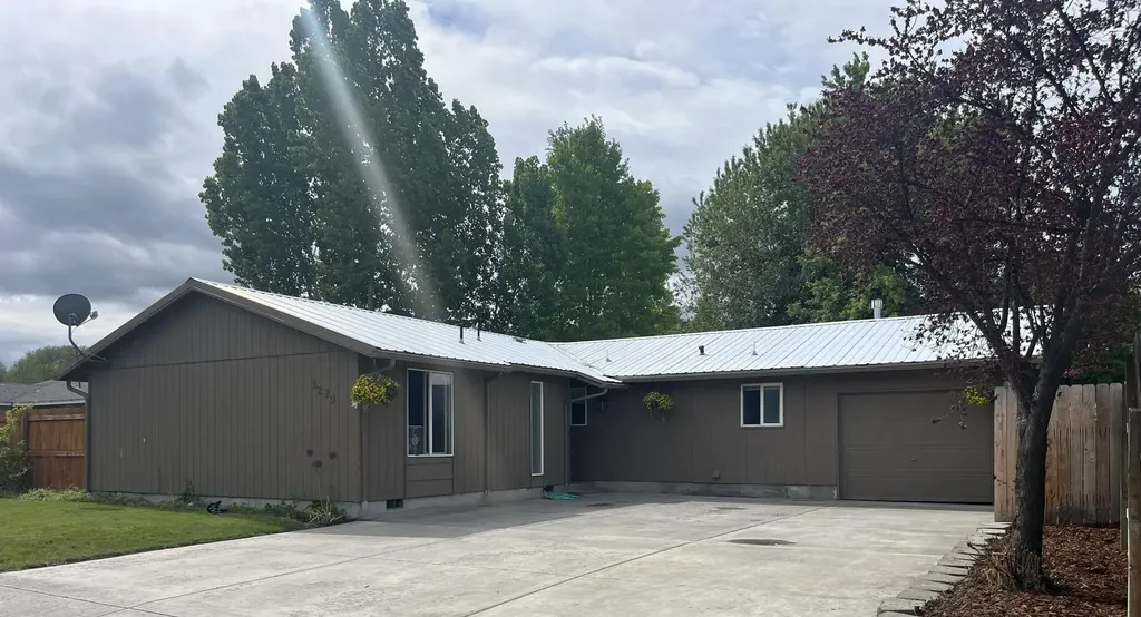 1240 SE 6th Street Prineville OR 97754