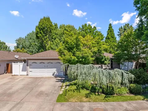 1105 Juanita Way Central Point OR 97502