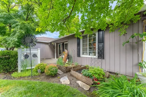 1105 Juanita Way Central Point OR 97502