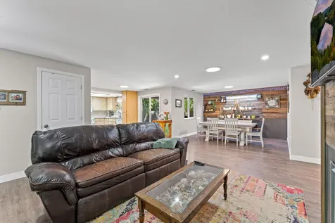 1105 Juanita Way Central Point OR 97502