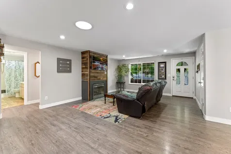 1105 Juanita Way Central Point OR 97502