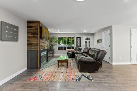 1105 Juanita Way Central Point OR 97502