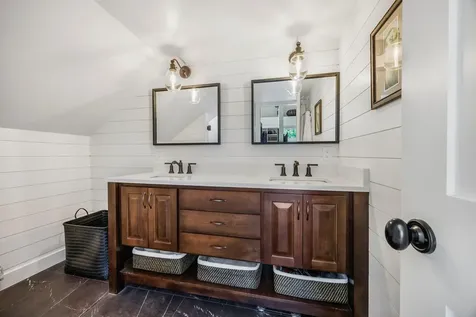 843 B Street Ashland OR 97520