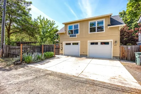 843 B Street Ashland OR 97520