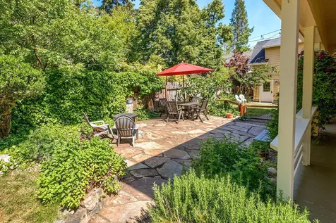 843 B Street Ashland OR 97520