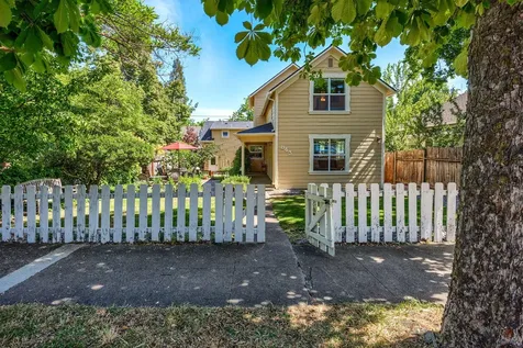 843 B Street Ashland OR 97520
