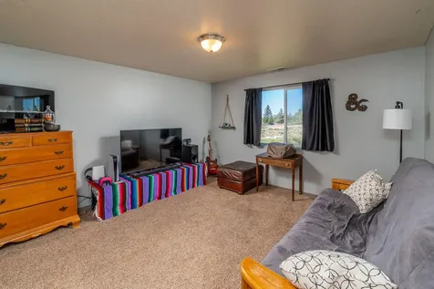 21242 Thornhill Lane Bend OR 97701
