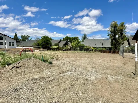 1283 Hagen Way Ashland OR 97520