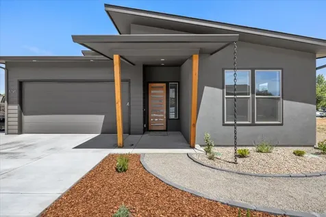 1283 Hagen Way Ashland OR 97520