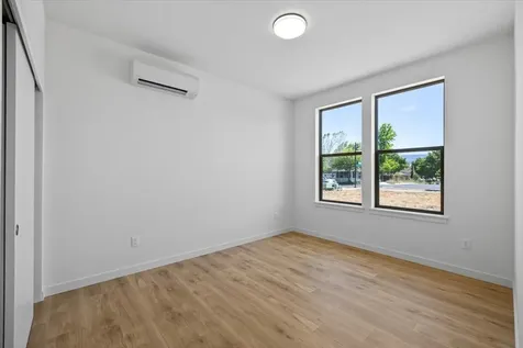 1283 Hagen Way Ashland OR 97520