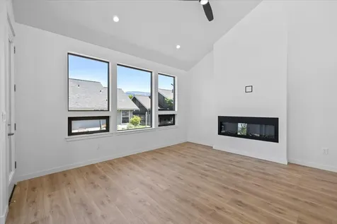 1283 Hagen Way Ashland OR 97520