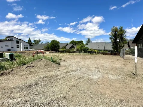 1283 Hagen Way Ashland OR 97520