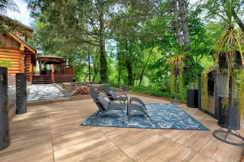 1300 W Evans Creek Road Rogue River OR 97537