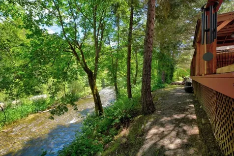 1300 W Evans Creek Road Rogue River OR 97537