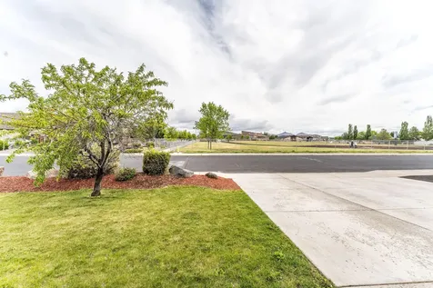 1270 NW Spruce Avenue Redmond OR 97756