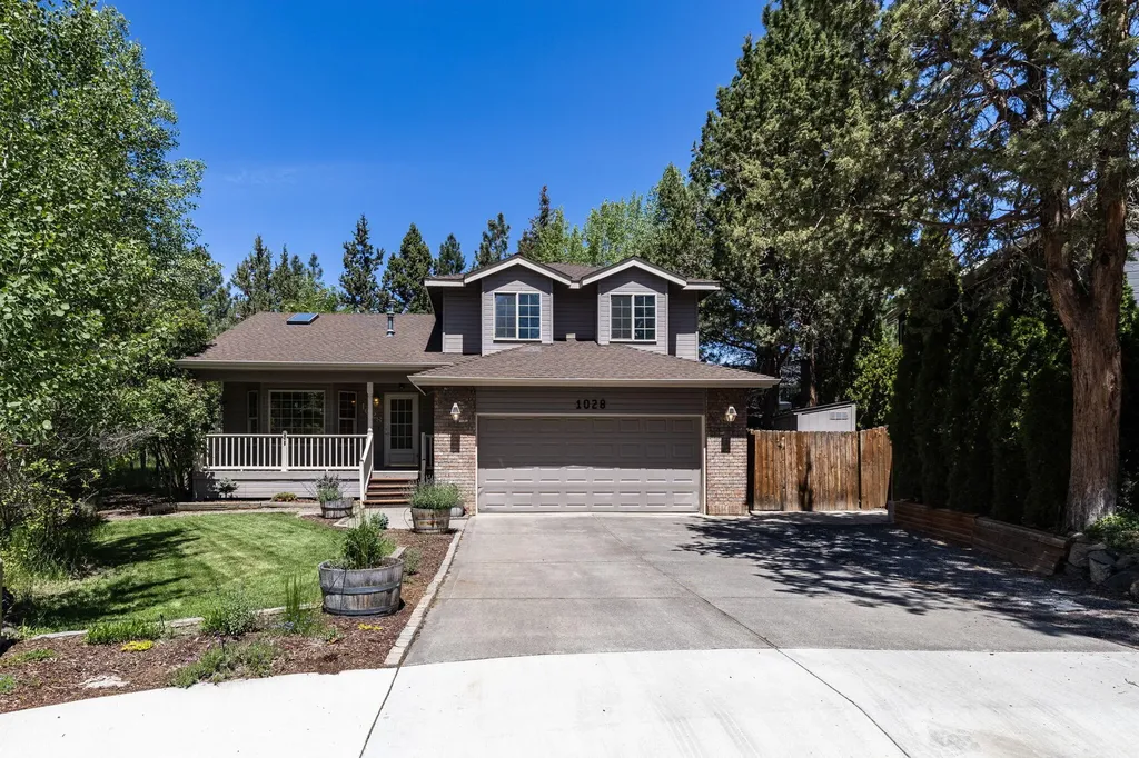 1028 SE Banewood Court Bend OR 97702