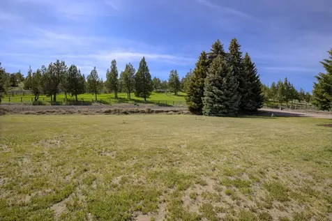 3698 NW Helmholtz Way Redmond OR 97756