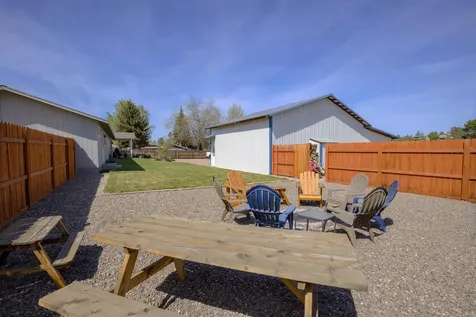 3698 NW Helmholtz Way Redmond OR 97756