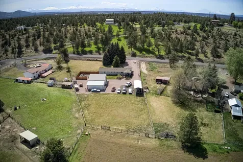3698 NW Helmholtz Way Redmond OR 97756