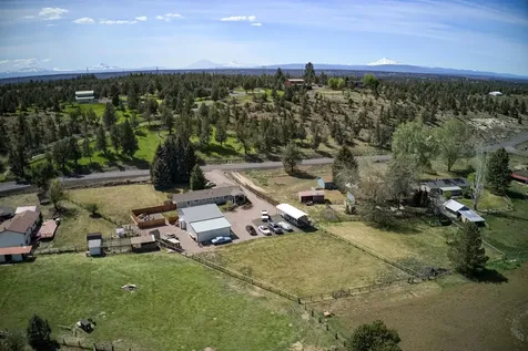 3698 NW Helmholtz Way Redmond OR 97756