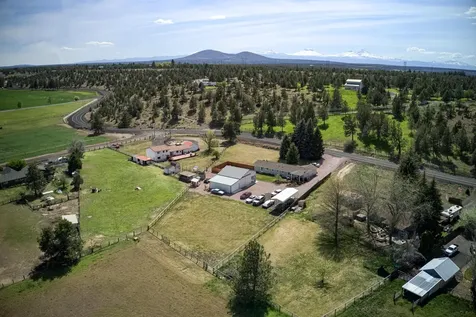 3698 NW Helmholtz Way Redmond OR 97756