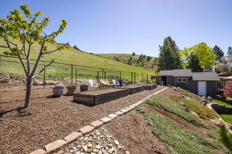 1235 Hilton Drive Klamath Falls OR 97603