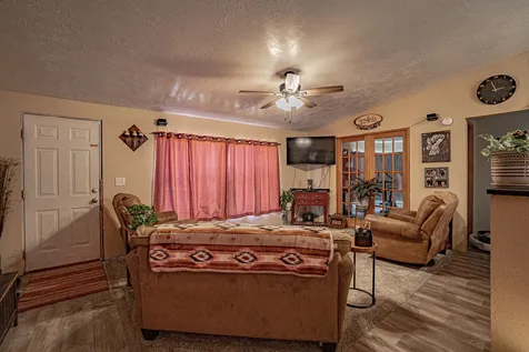 444 E Dutton Road Eagle Point OR 97524
