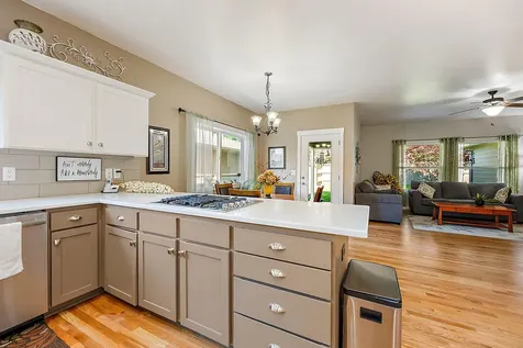 1229 Quail Hollow Drive Medford OR 97504