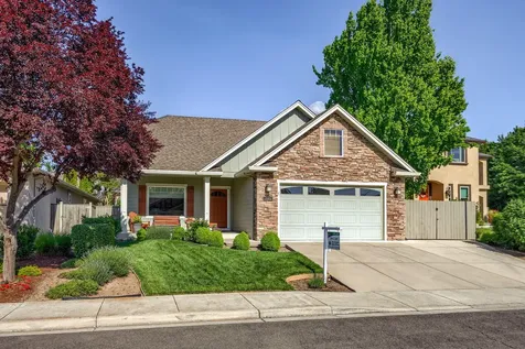 1229 Quail Hollow Drive Medford OR 97504