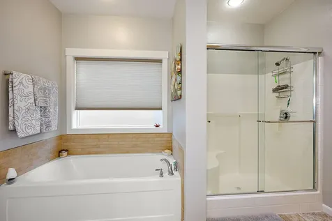 1229 Quail Hollow Drive Medford OR 97504