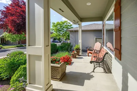 1229 Quail Hollow Drive Medford OR 97504