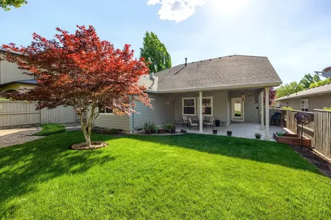 1229 Quail Hollow Drive Medford OR 97504