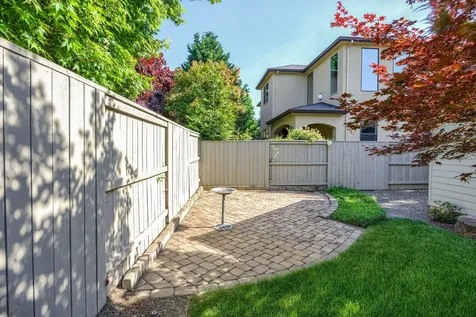 1229 Quail Hollow Drive Medford OR 97504