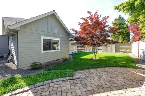 1229 Quail Hollow Drive Medford OR 97504