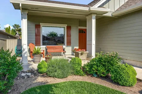1229 Quail Hollow Drive Medford OR 97504