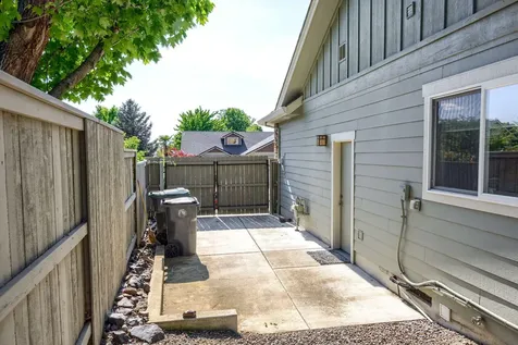 1229 Quail Hollow Drive Medford OR 97504