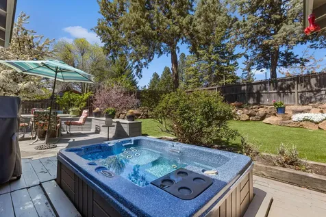 2880 NE Lotno Drive Bend OR 97701
