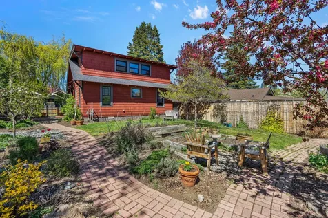 315 NW Hunter Place Bend OR 97703